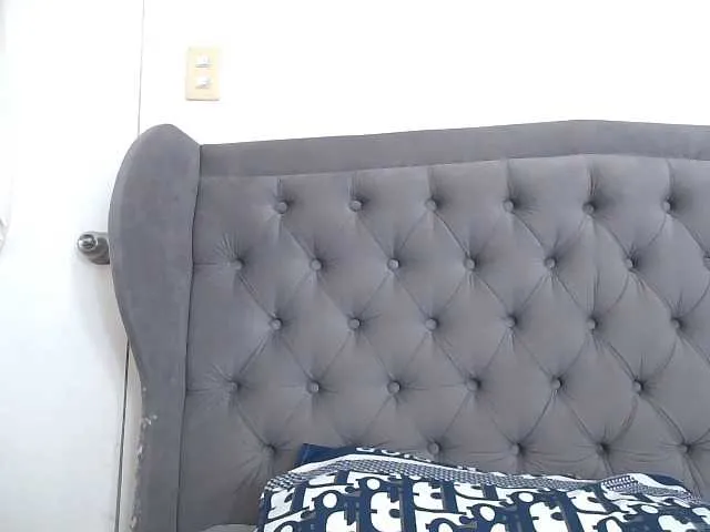 Live sex webcam photo for pornadrianna #290189630