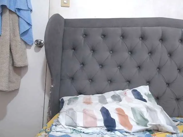Live sex webcam photo for pornadrianna #290598343