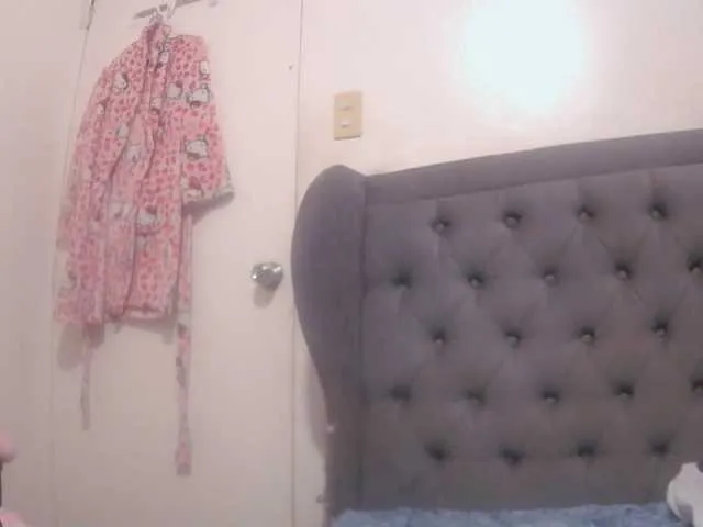 Live sex webcam photo for pornadrianna #292222862