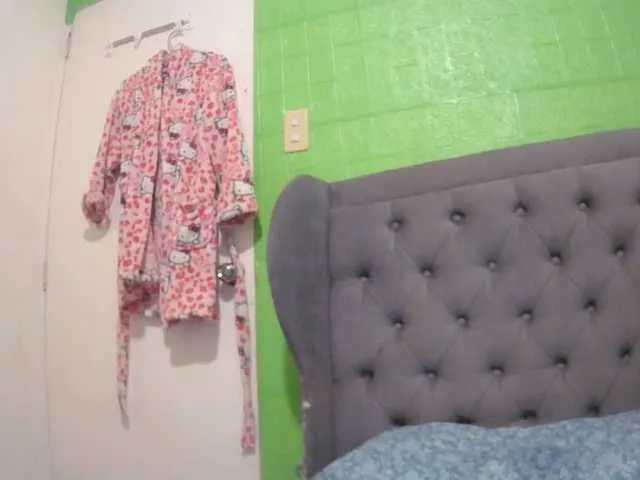 Live sex webcam photo for pornadrianna #292349695