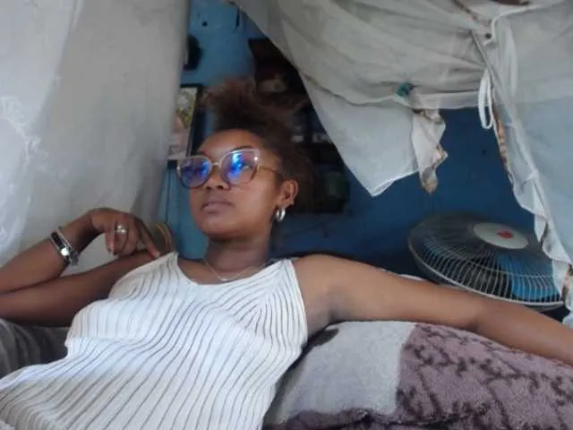 Live sex webcam photo for pretty-ass #290722300