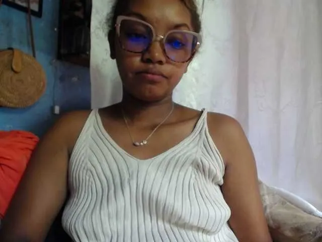 Live sex webcam photo for pretty-ass #290755551