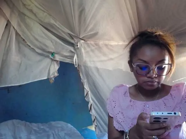 Live sex webcam photo for pretty-ass #290845008