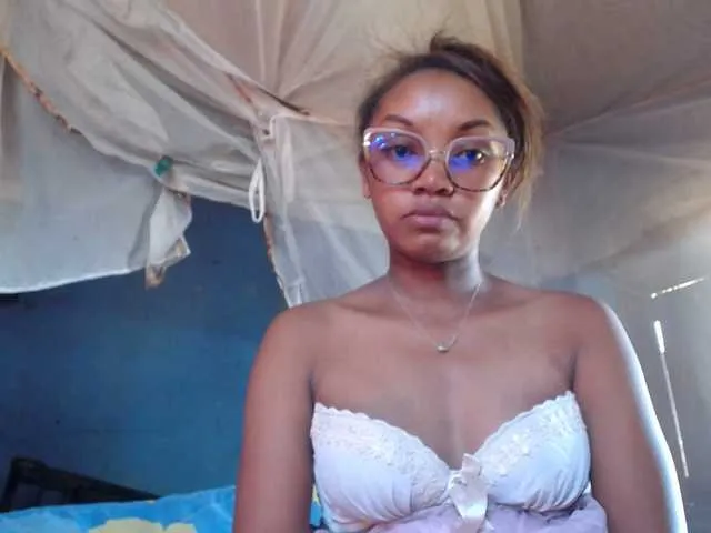 Live sex webcam photo for pretty-ass #290846675