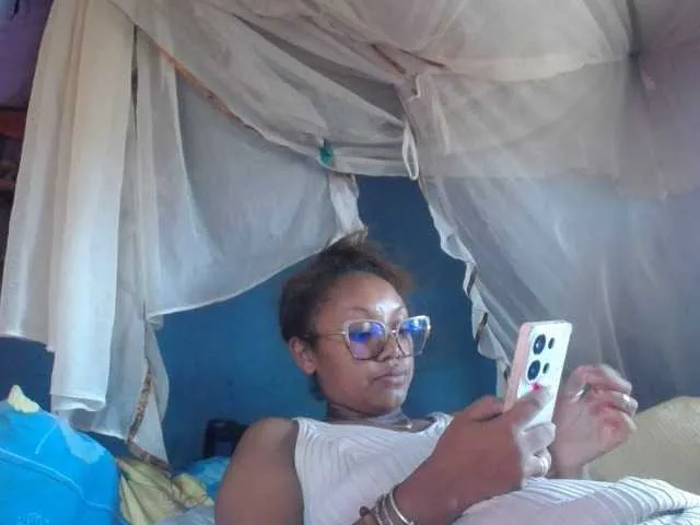 Live sex webcam photo for pretty-ass #290868471