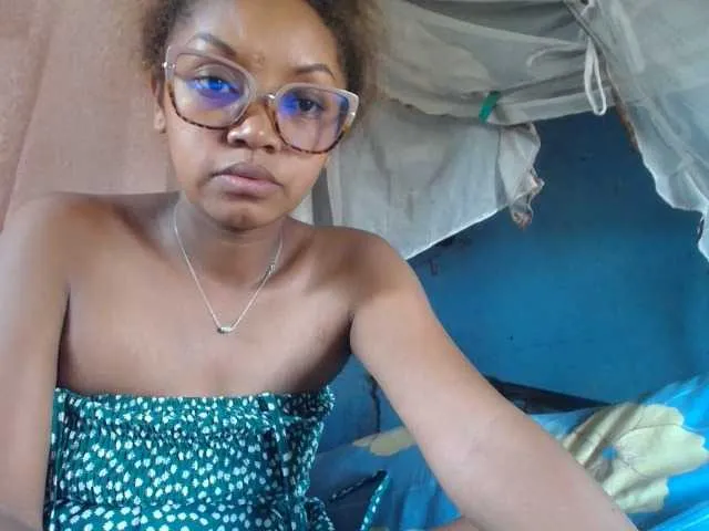 Live sex webcam photo for pretty-ass #290902540