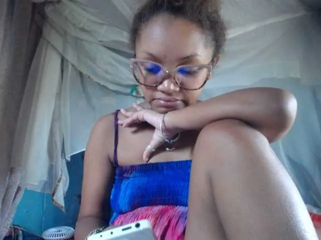 Live sex webcam photo for pretty-ass #290907505