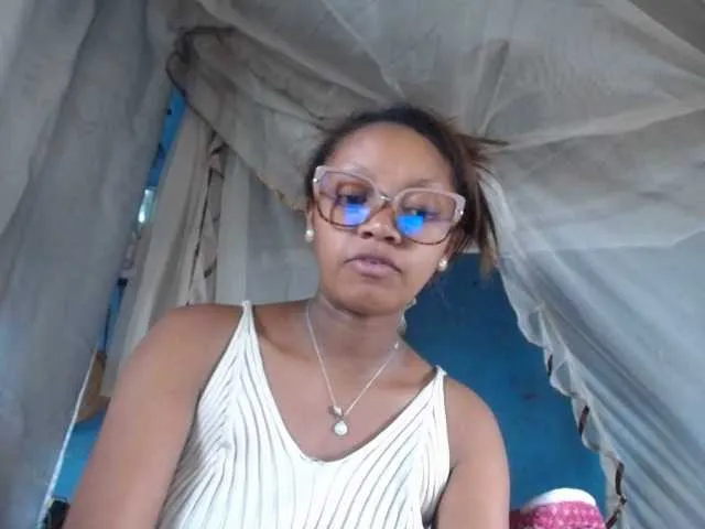 Live sex webcam photo for pretty-ass #291111583