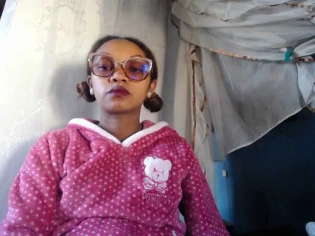 Live sex webcam photo for pretty-ass #291243929