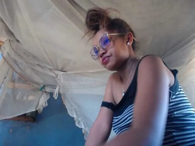 Live sex webcam photo for pretty-ass #291285080