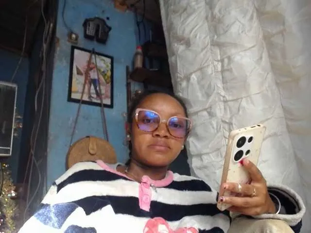 Live sex webcam photo for pretty-ass #291364742