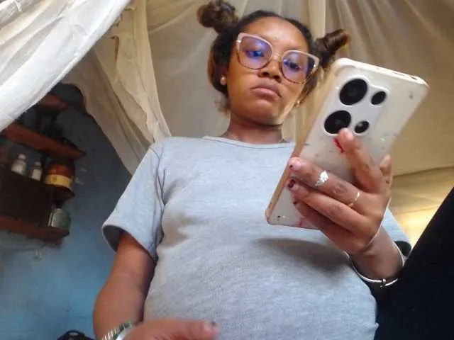 Live sex webcam photo for pretty-ass #291383866