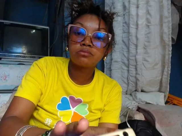 Live sex webcam photo for pretty-ass #292267948