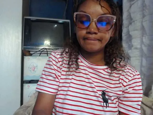 Live sex webcam photo for pretty-ass #292299326