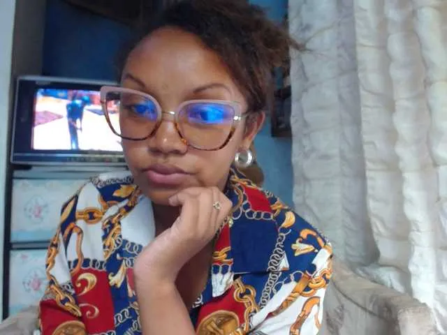 Live sex webcam photo for pretty-ass #292339095