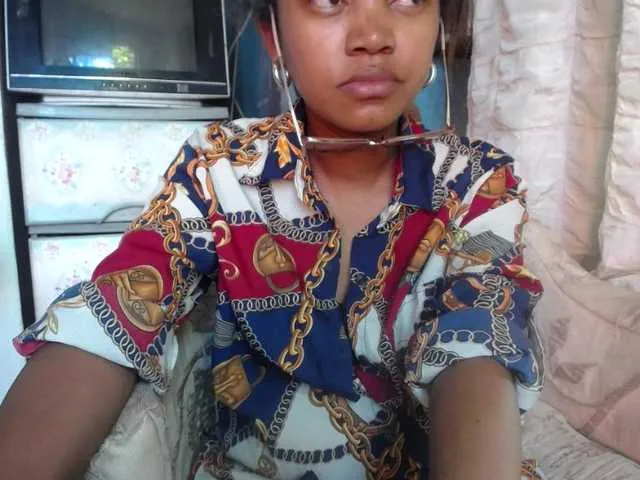 Live sex webcam photo for pretty-ass #292345625