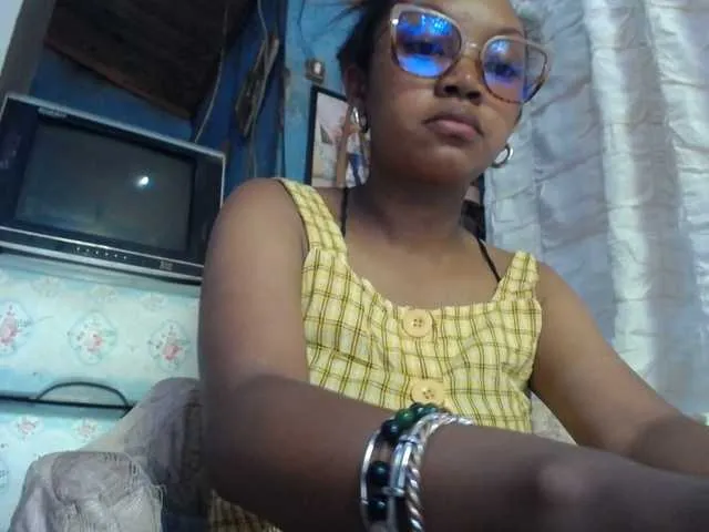 Live sex webcam photo for pretty-ass #292367176