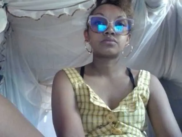 Live sex webcam photo for pretty-ass #292406886