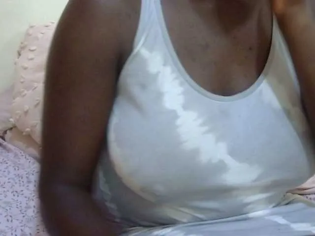 Live sex webcam photo for pretty-lioness #291947355