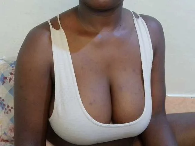 Live sex webcam photo for pretty-lioness #293195091