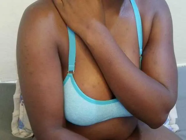 Live sex webcam photo for pretty-lioness #293391038
