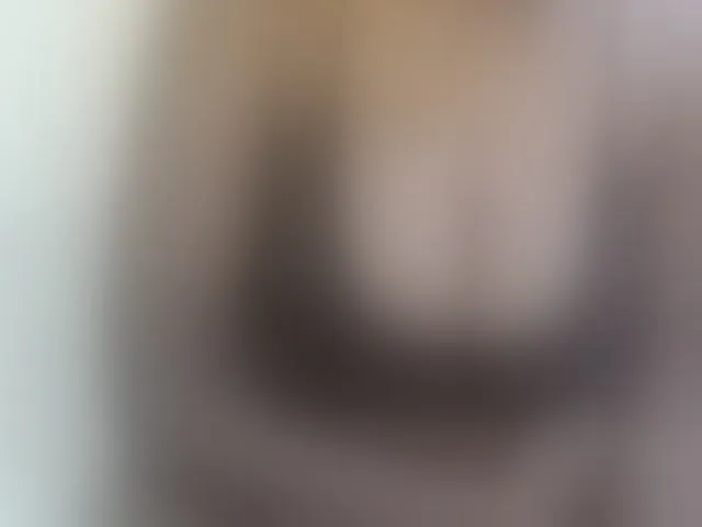 Live sex webcam photo for pretty-lioness #293526018