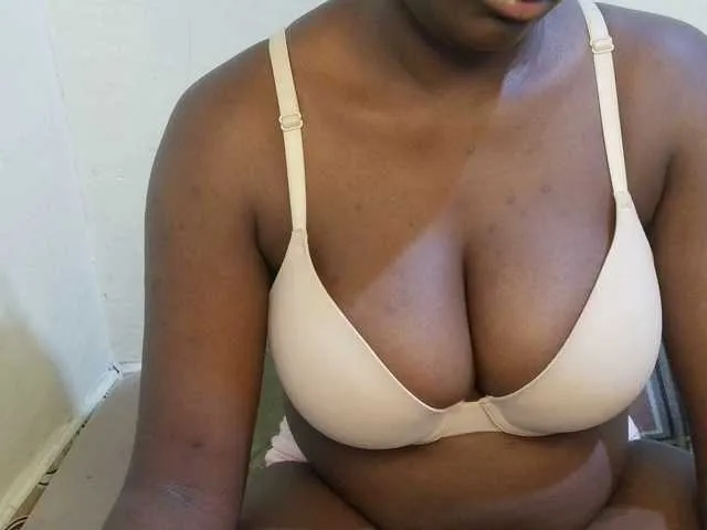 Live sex webcam photo for pretty-lioness #293685326