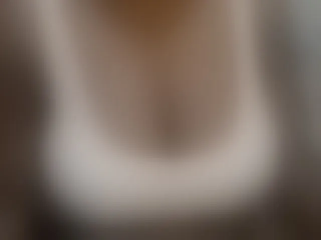 Live sex webcam photo for pretty-lioness #294000733