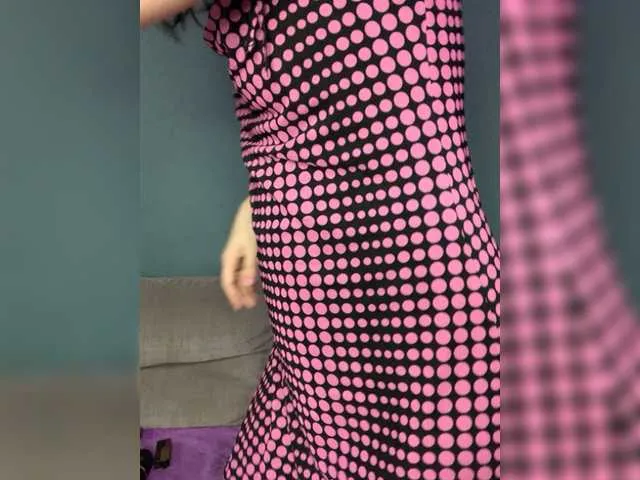 Live sex webcam photo for prettyKris #275540818