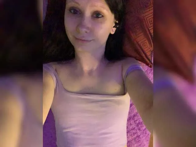 Live sex webcam photo for prettyKris #275713458