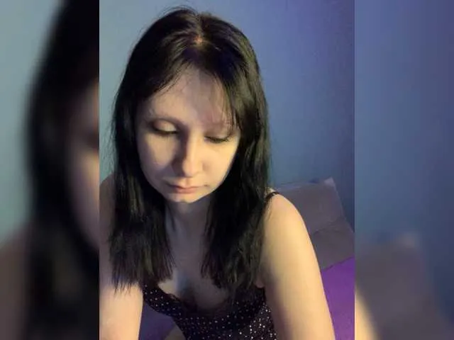 Live sex webcam photo for prettyKris #275724192