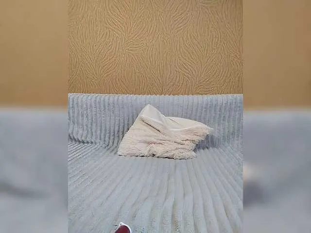 Live sex webcam photo for prettyKris #291456651