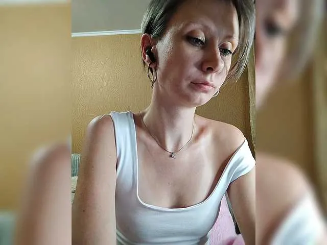 Live sex webcam photo for prettyKris #291784304