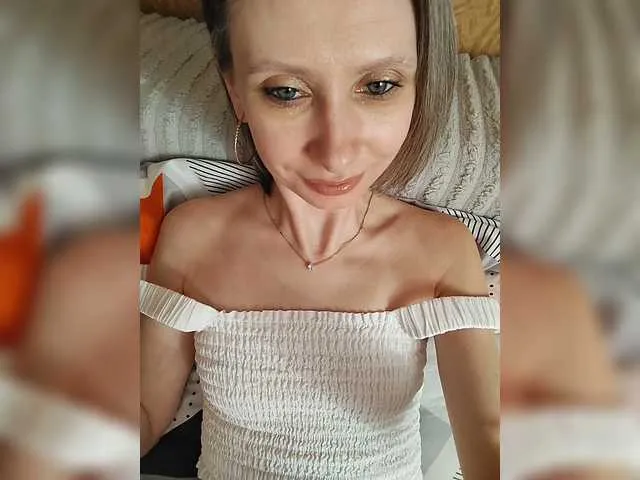 Live sex webcam photo for prettyKris #292968819