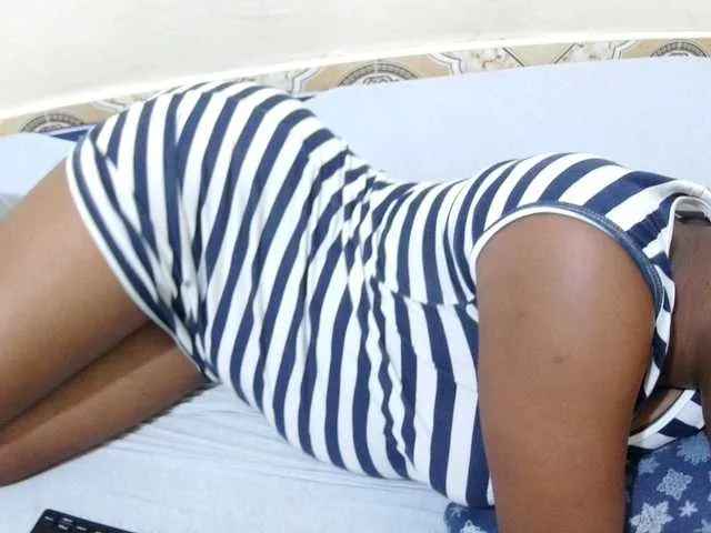 Live sex webcam photo for prettyjazmine #290881083