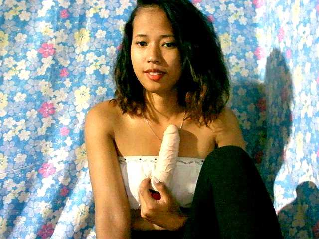 Live sex webcam photo for prettyrose2 #275533104