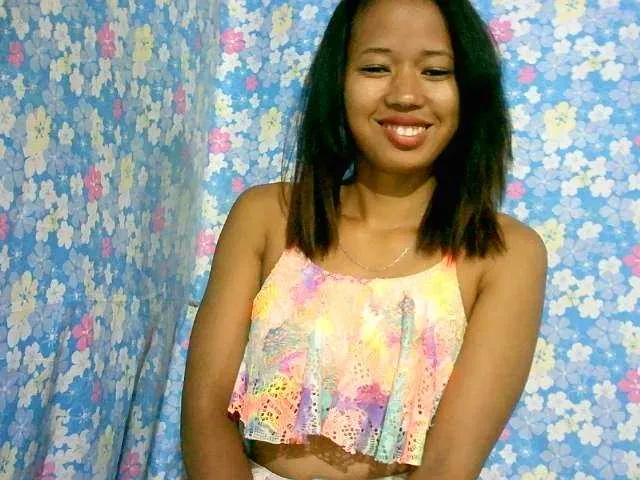 Live sex webcam photo for prettyrose2 #275550195