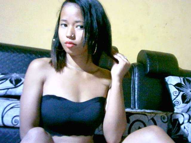 Live sex webcam photo for prettyrose2 #275611287