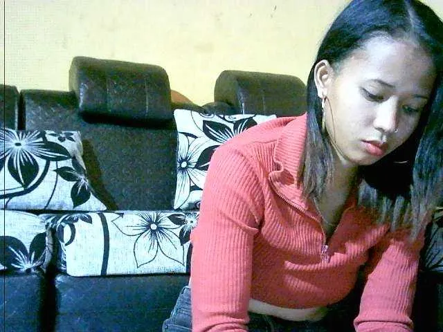 Live sex webcam photo for prettyrose2 #275631448