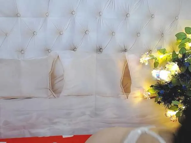 Live sex webcam photo for prettywoman31 #290617881