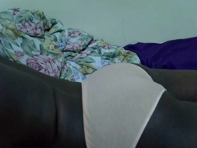 Live sex webcam photo for princess-ariah #290676107