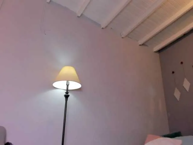 Live sex webcam photo for princess-mia #273729682