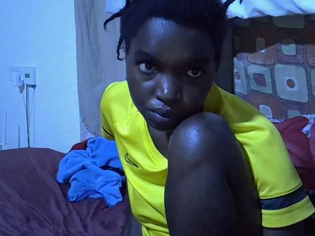 Live sex webcam photo for princess-scovia #291666149