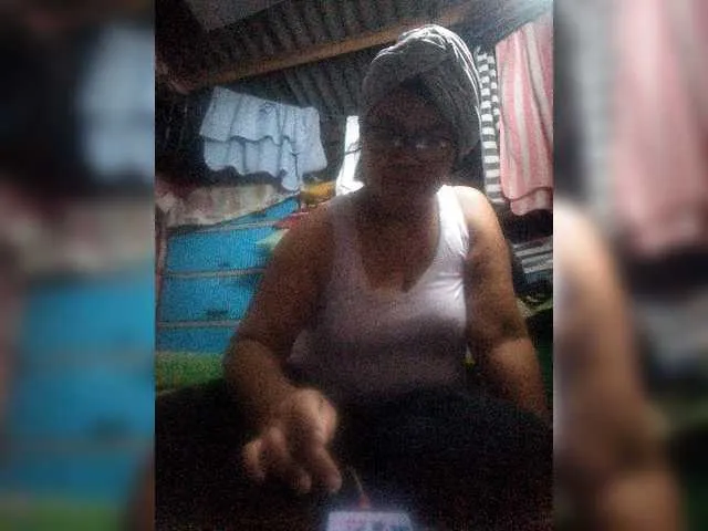 Live sex webcam photo for princess4uxx #274236373