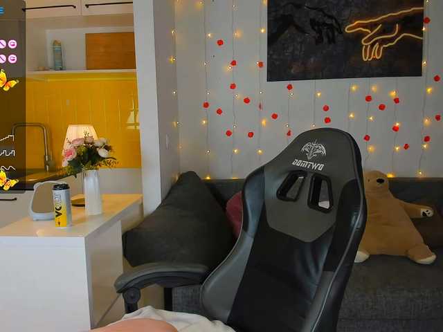 Live sex webcam photo for princesssas #277405906