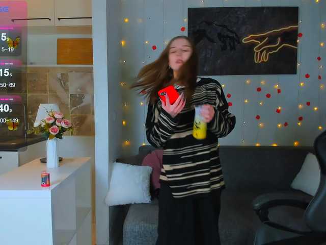 Live sex webcam photo for princesssas #277656457