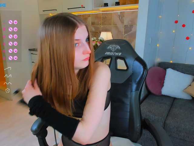 Live sex webcam photo for princesssas #277716122