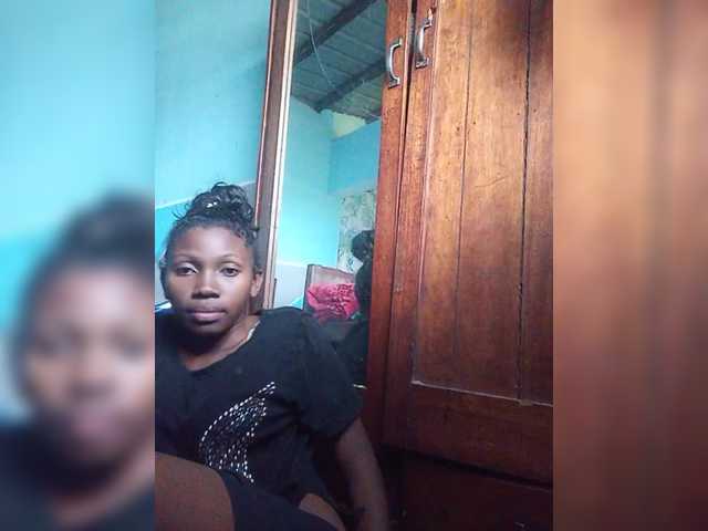 Live sex webcam photo for princillah1 #290853611