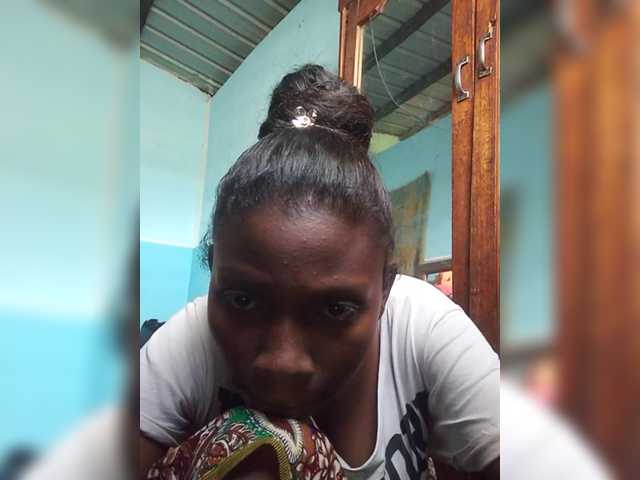 Live sex webcam photo for princillah1 #290868473