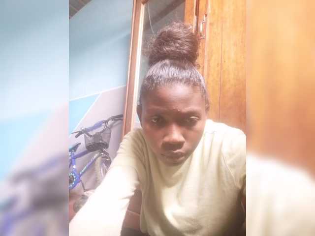 Live sex webcam photo for princillah1 #290907397